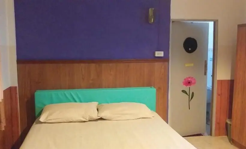 اتاق لوکس, Tanyahouse