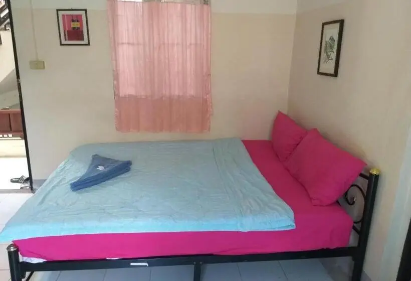 اتاق استاندارد یک نفره, Tanyahouse