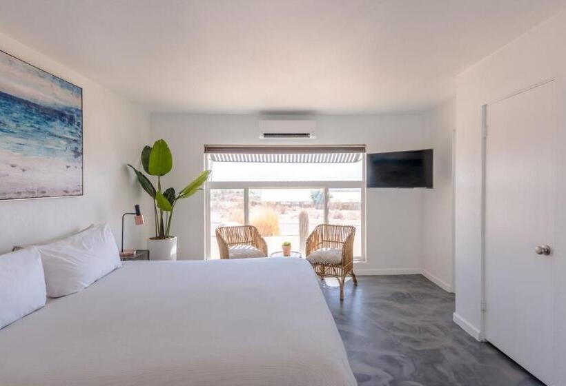 デラックススタジオ, Desert Hot Springs Inn