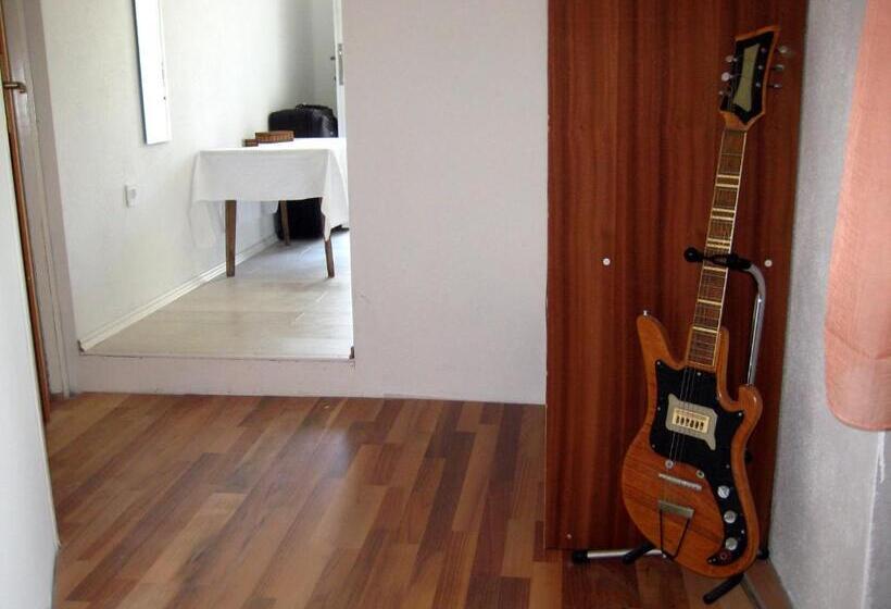 آپارتمان 1 خوابه با چشم‌انداز, Apartments And Rooms Minex