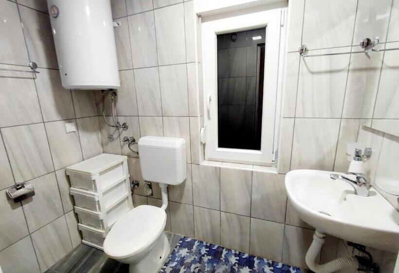 اتاق استاندارد با بالکن, Apartments And Rooms Minex
