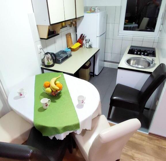 اتاق استاندارد با بالکن, Apartments And Rooms Minex