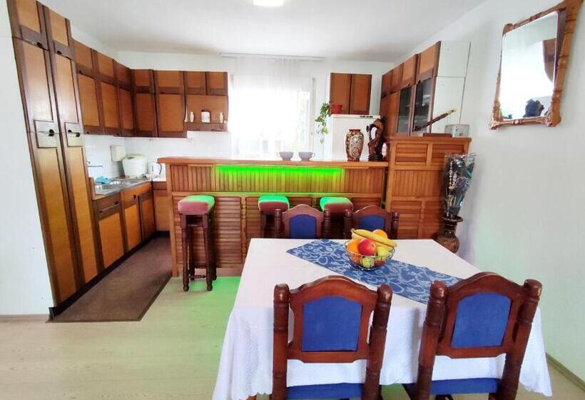 اتاق راحتی سه تخته, Apartments And Rooms Minex