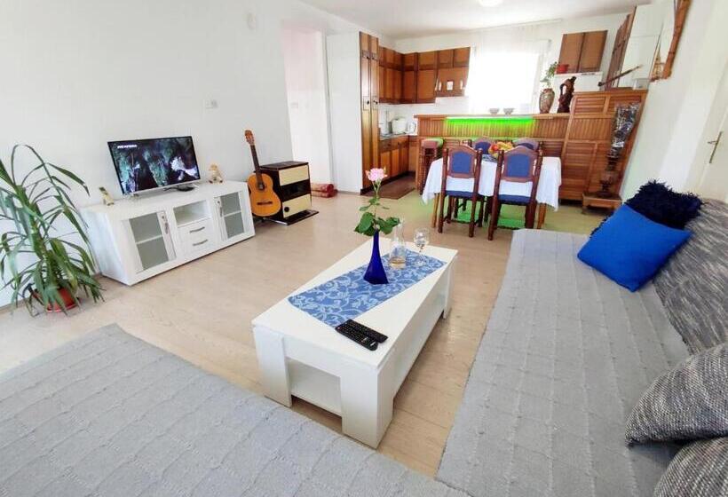 اتاق راحتی سه تخته, Apartments And Rooms Minex
