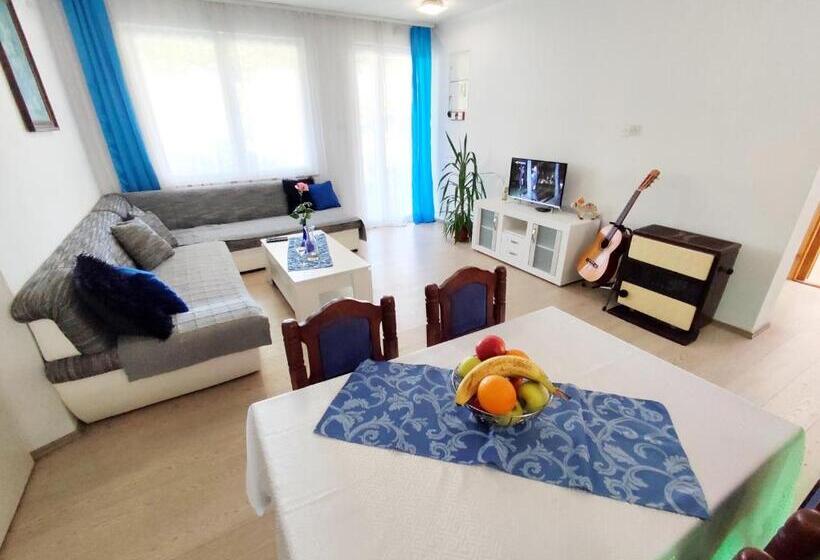 اتاق راحتی سه تخته, Apartments And Rooms Minex