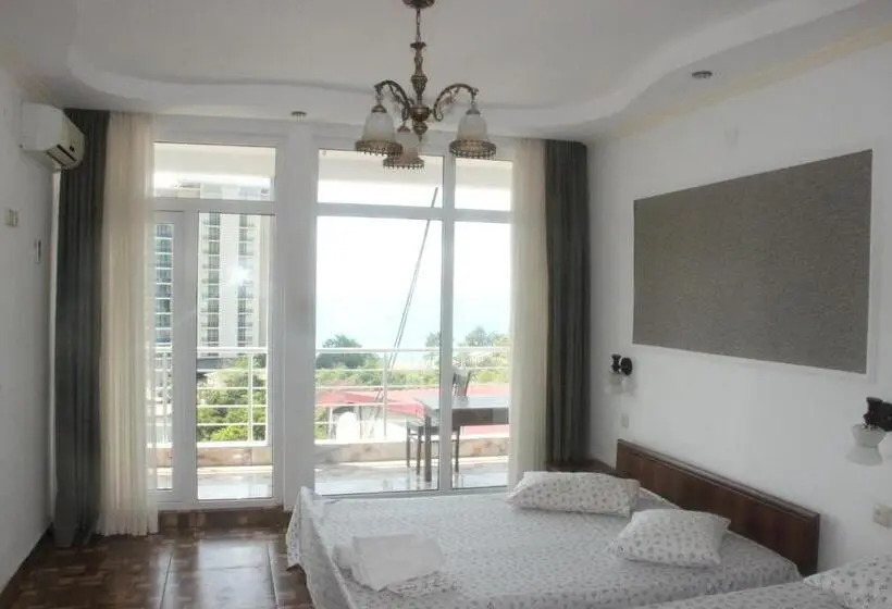 اتاق استاندارد چهار تخته با چشمانداز دریا, Badu Guest House