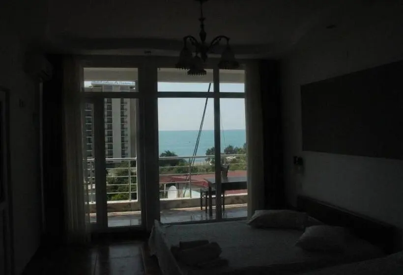 اتاق استاندارد چهار تخته با چشمانداز دریا, Badu Guest House