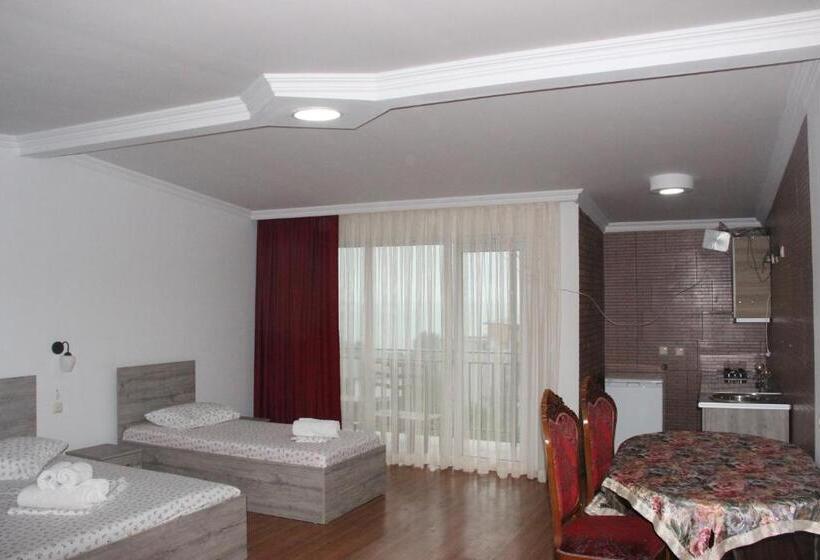 带海景标准四人间, Badu Guest House