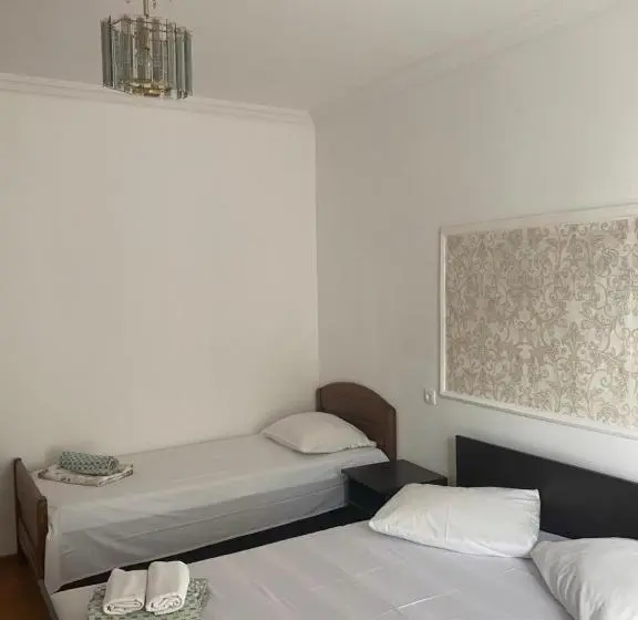 اتاق استاندارد سه نفره, Badu Guest House