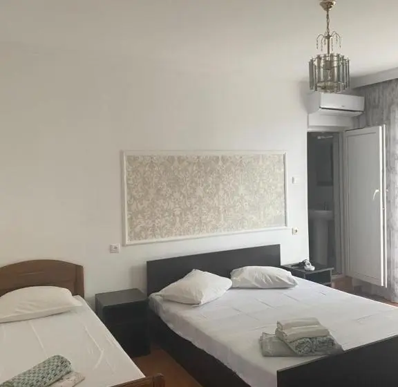 اتاق استاندارد سه نفره, Badu Guest House