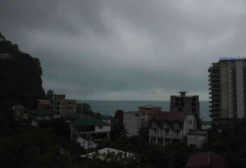 اتاق استاندارد چهار تخته با چشمانداز دریا, Badu Guest House