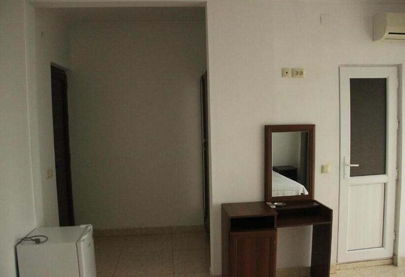 Triple Room Sea View, Badu Guest House