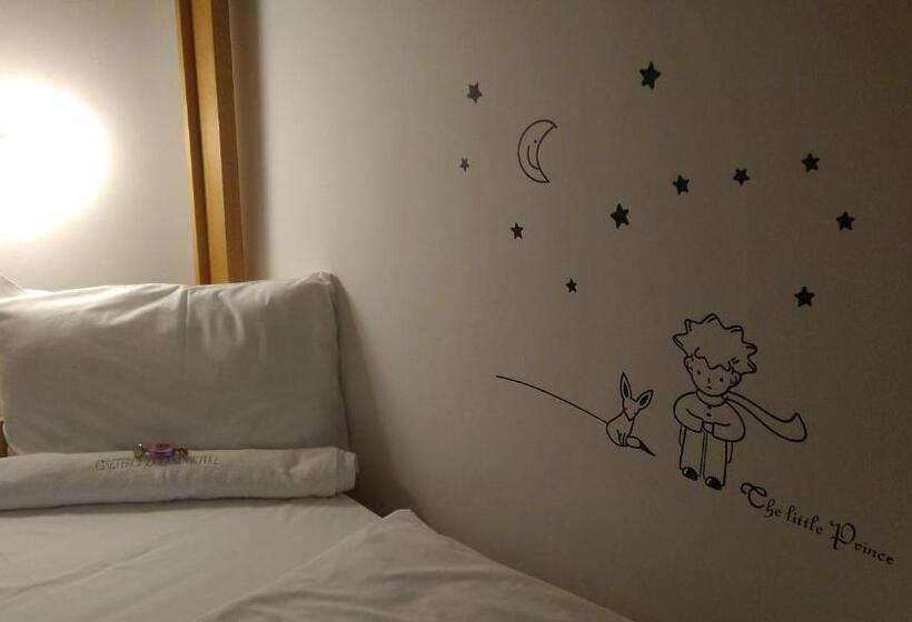 חדר משפחתי, Ciszterci Szállás Pécs