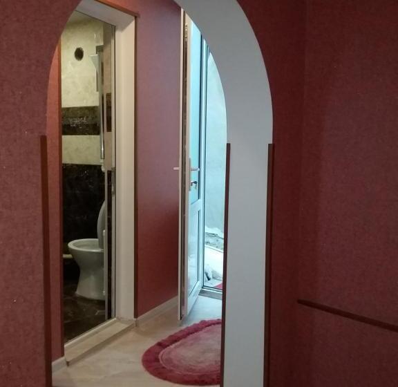 اتاق خانوادگی, Guest House Medea