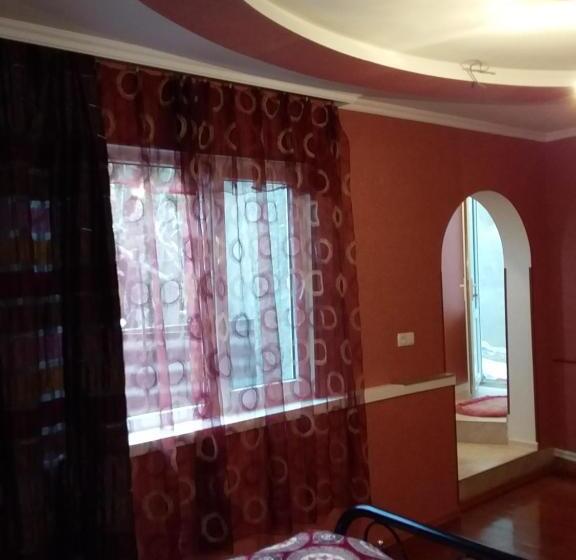 اتاق خانوادگی, Guest House Medea