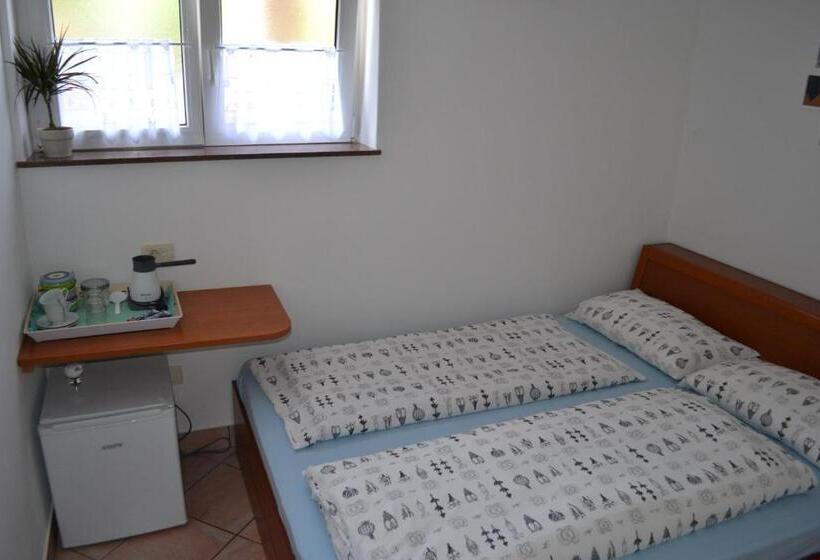 اتاق استاندارد, Love 2 Solkan