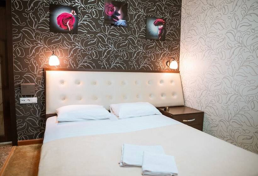 اتاق لوکس, Avenue