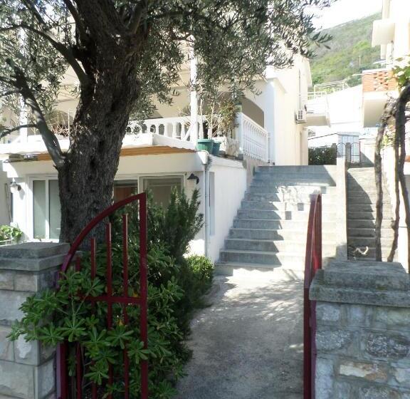 آپارتمان 2 خوابه, Apartments Gvozdenović