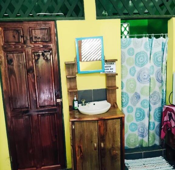 דירת שלושה חדרים, Casitas La Playa