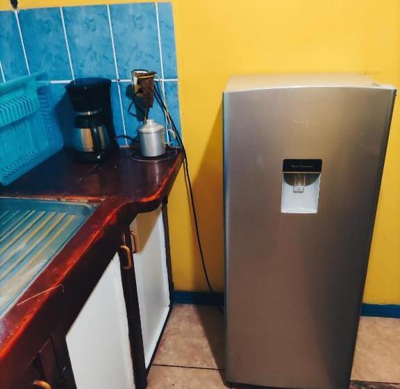 דירת שלושה חדרים, Casitas La Playa