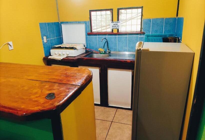 דירת שלושה חדרים, Casitas La Playa