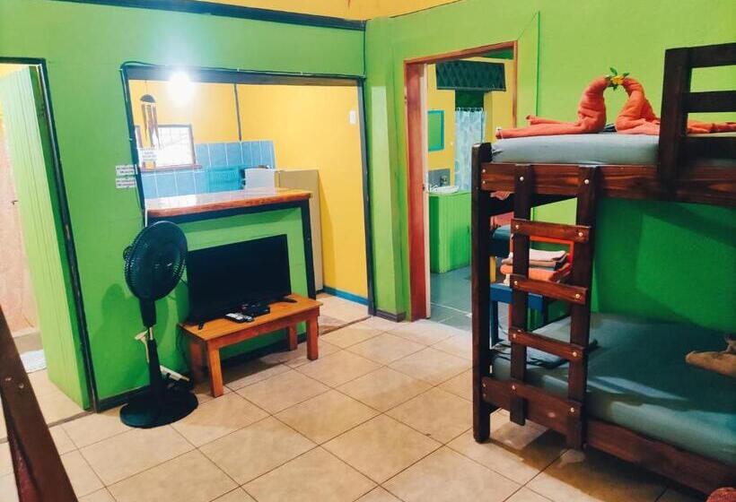 דירת שלושה חדרים, Casitas La Playa