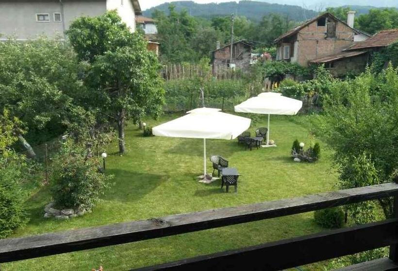 Номер Стандарт с Балконом, Guest House Raffe