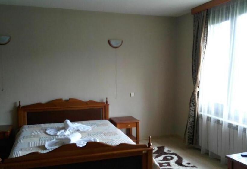 Апартаменты 1 Спальня, Guest House Raffe