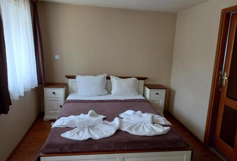 بنجلو قياسى, Guest House Raffe