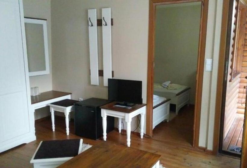 بنجلو قياسى, Guest House Raffe