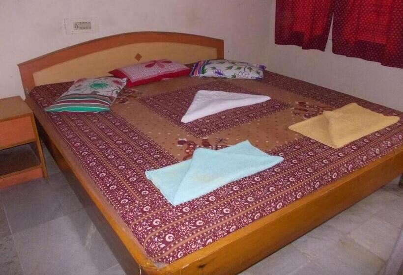 Camera Economy, Rishaan Guest House