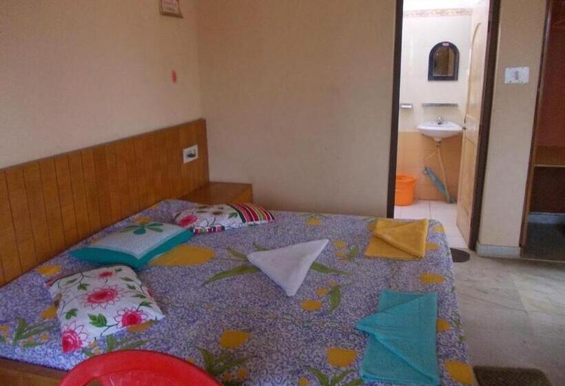 Camera Standard, Rishaan Guest House