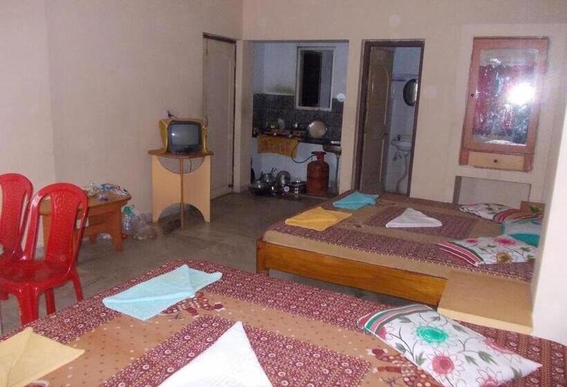 Camera Quadrupla Deluxe, Rishaan Guest House