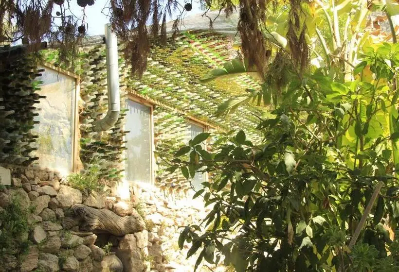 اتاق لوکس, Hosh Al Subbar