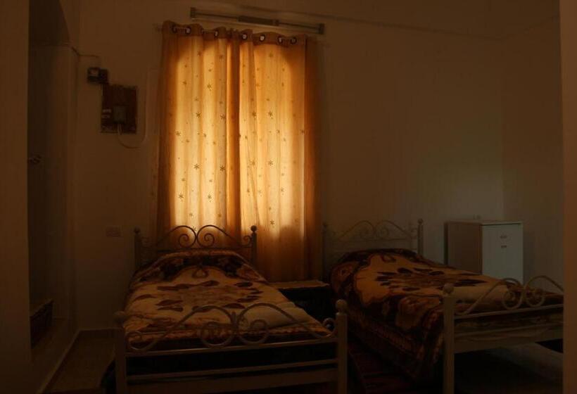 اتاق لوکس, Hosh Al Subbar