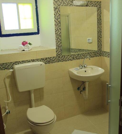 اتاق لوکس, Hosh Al Subbar