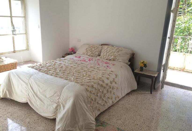 اتاق لوکس, Hosh Al Subbar