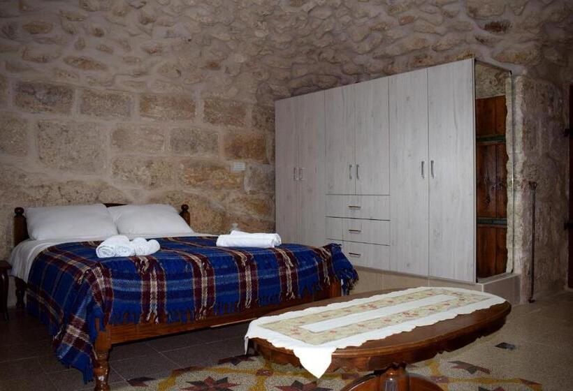 سوییت جونیور لوکس, Hosh Al Subbar