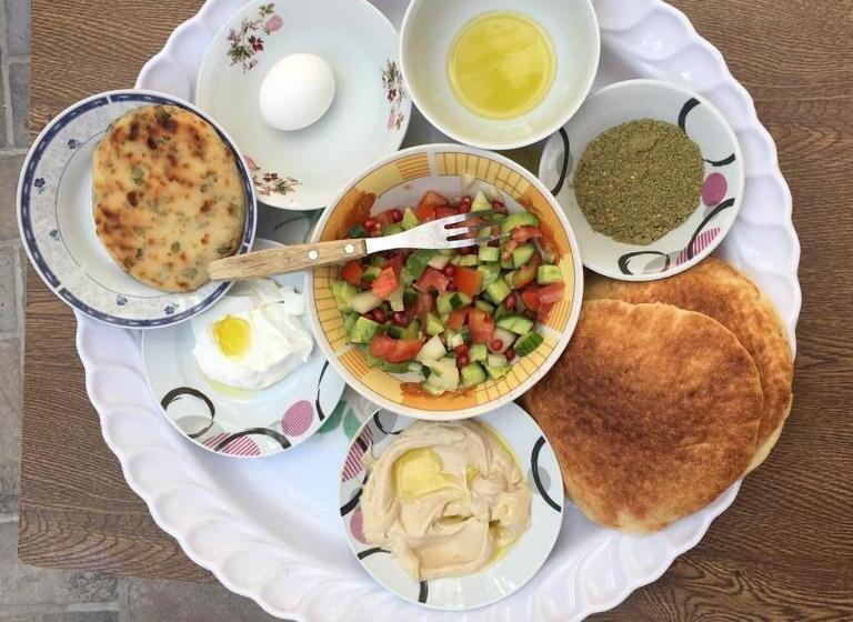 سوییت لوکس, Hosh Al Subbar