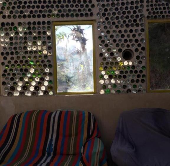 سوییت لوکس, Hosh Al Subbar