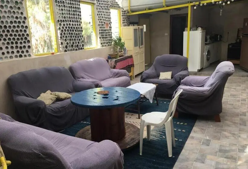 سوییت لوکس, Hosh Al Subbar