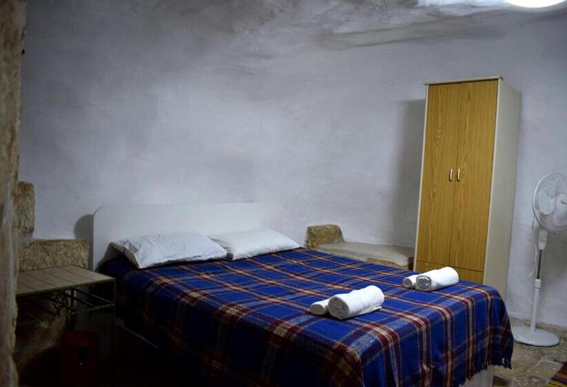 سوییت لوکس, Hosh Al Subbar