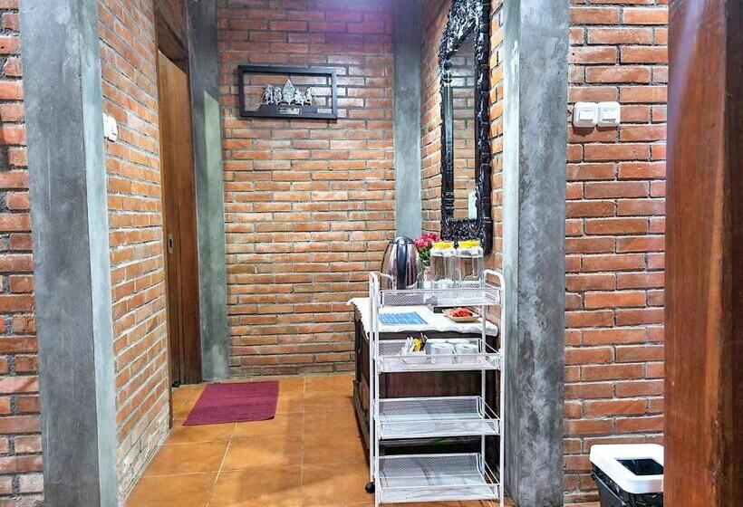 بنجلو ديلوكس, Ndalem Suryo Saptono Guest House