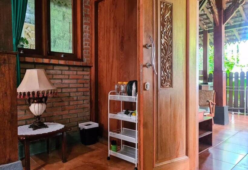 بنجلو سوبيريور, Ndalem Suryo Saptono Guest House