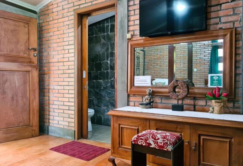 بنجلو سوبيريور, Ndalem Suryo Saptono Guest House