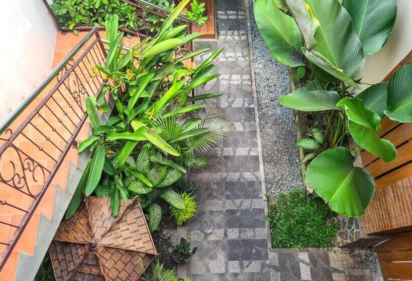 بنجلو قياسى مزوَّد بشرفة, Ndalem Suryo Saptono Guest House