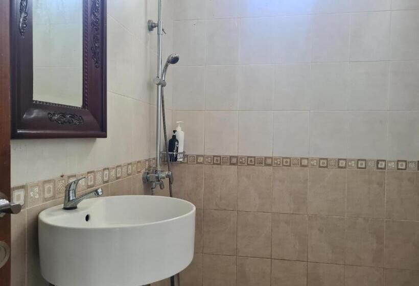 غرفة عائلية, Ndalem Suryo Saptono Guest House