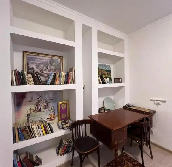 تختخواب در اتاق مشترک, Rumi Hotel & Hostel