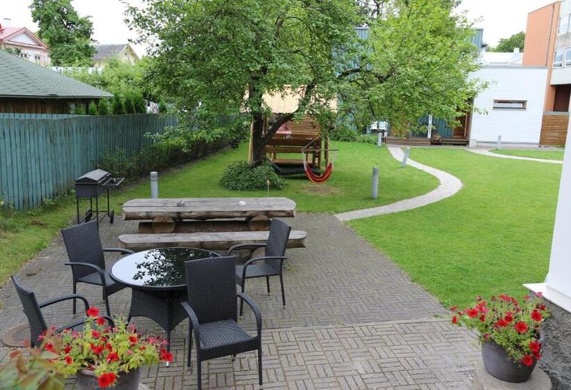 اتاق لوکس چهار تخته, Villa Meri