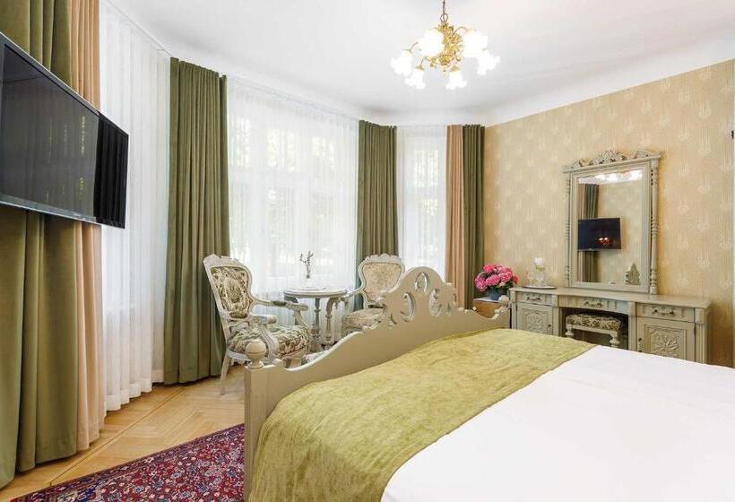 اتاق لوکس چهار تخته, Villa Meri